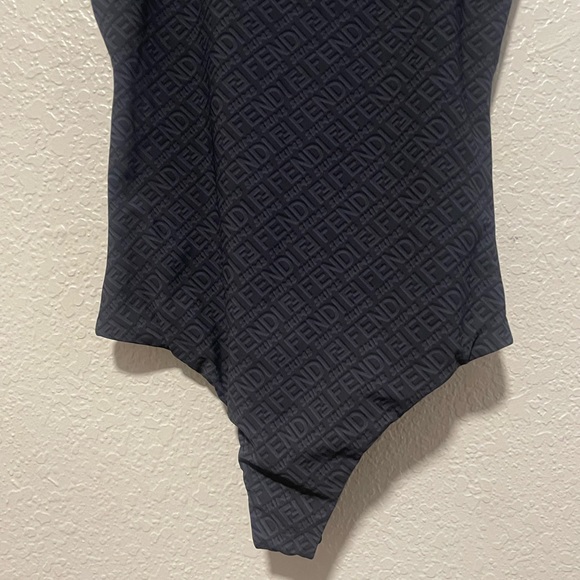 Skims Fendi collab bodysuit - Picture 4 of 7